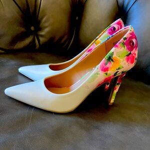 Christian Siriano for Payless White Floral High Heels new no tag